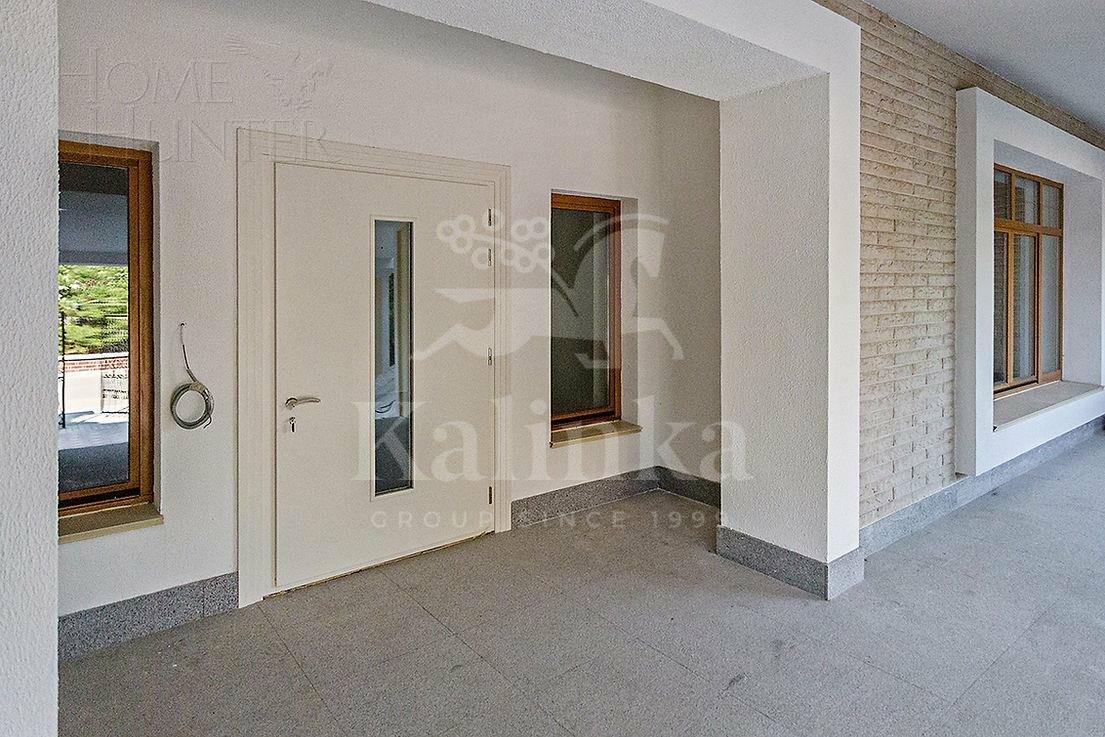 3-этажный таунхаус 608 м² с отделкой