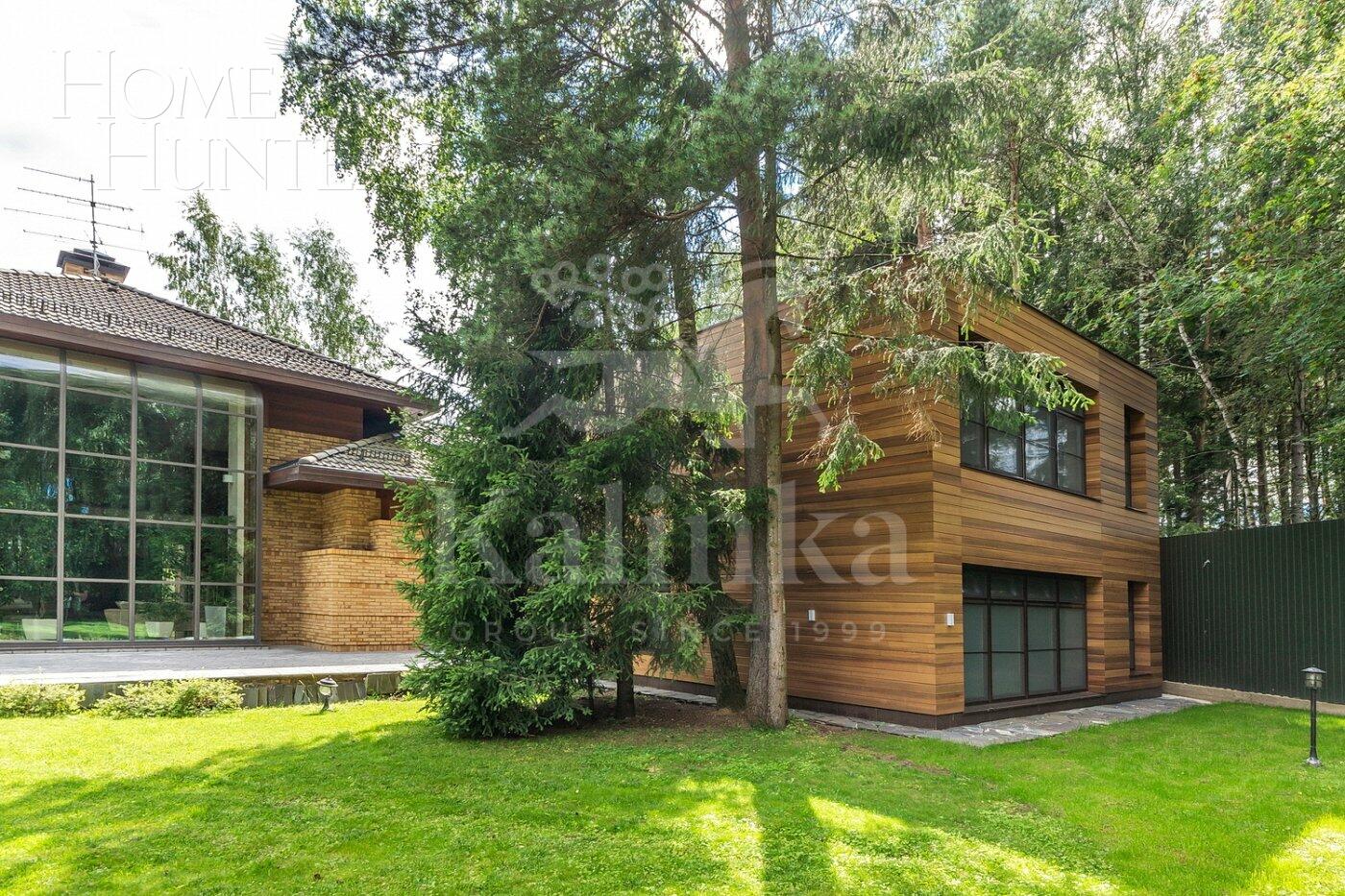 2-этажный коттедж 1 380 м² с отделкой