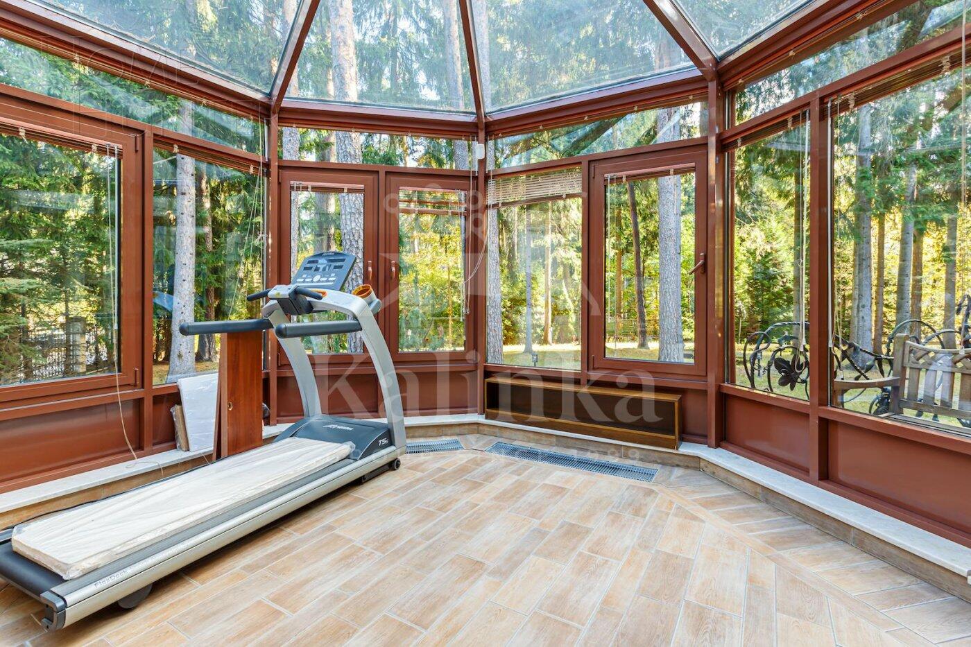 2-этажный коттедж 910 м² с отделкой