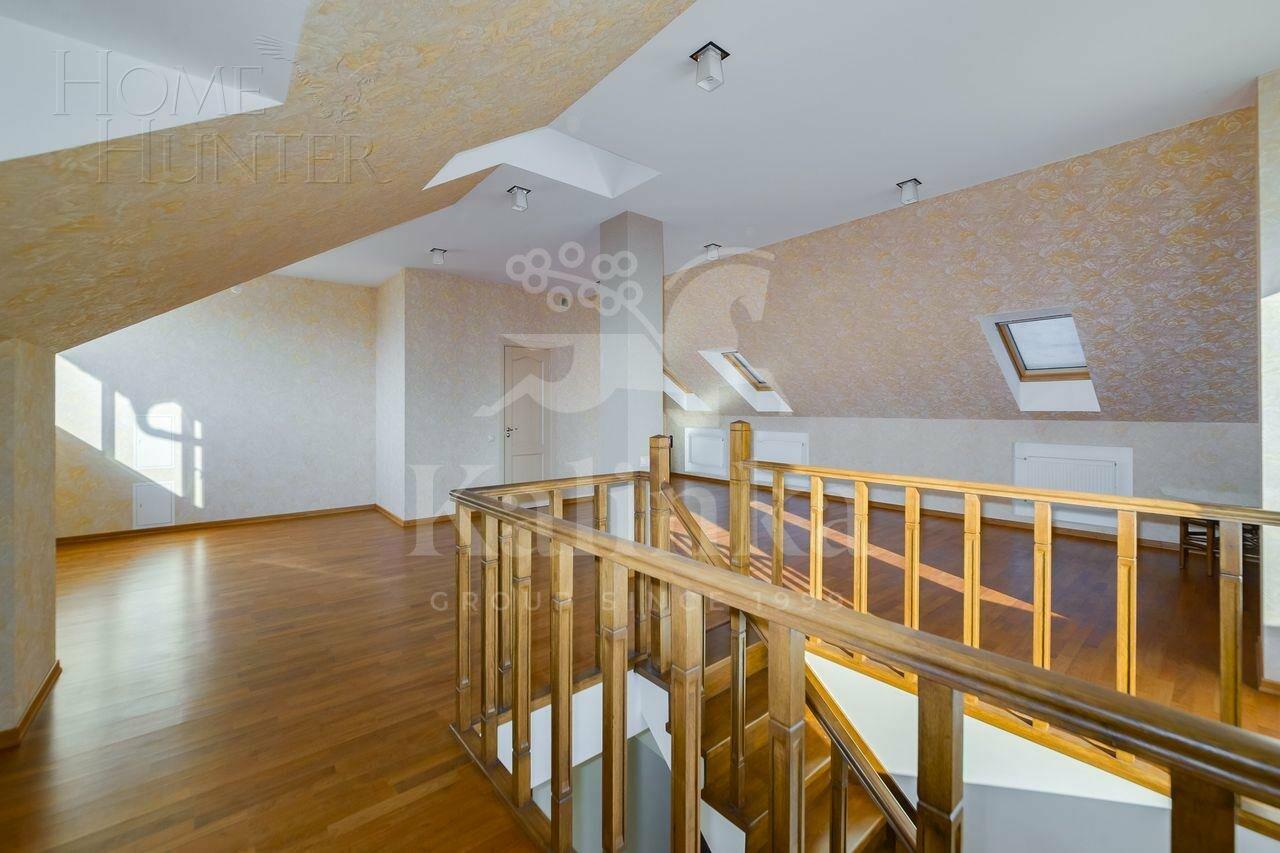 3-этажный таунхаус 405 м² с отделкой