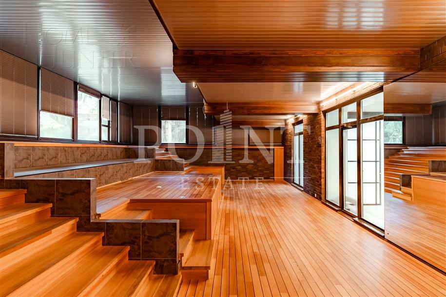 2-этажный коттедж 947 м² с отделкой