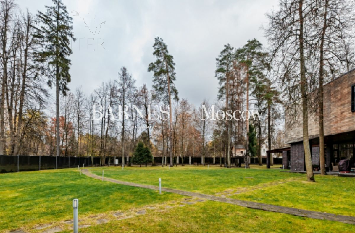 2-этажный коттедж 640 м² с отделкой