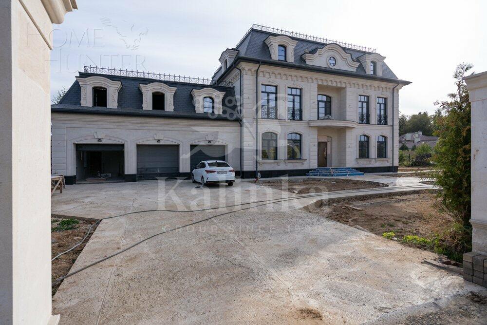 2-этажный коттедж 1 500 м² без отделки