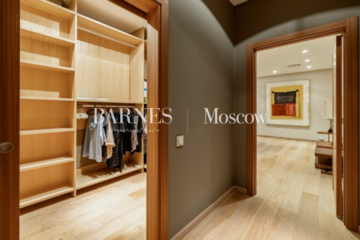 2-этажный коттедж 640 м² с отделкой