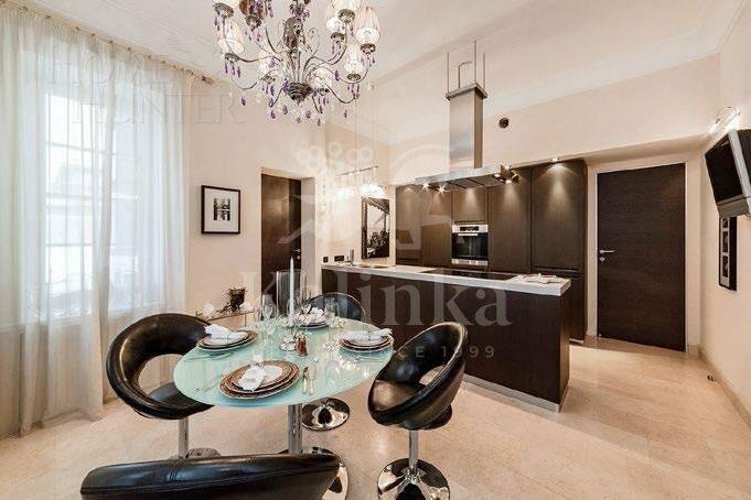 2-этажный коттедж 450 м² с отделкой