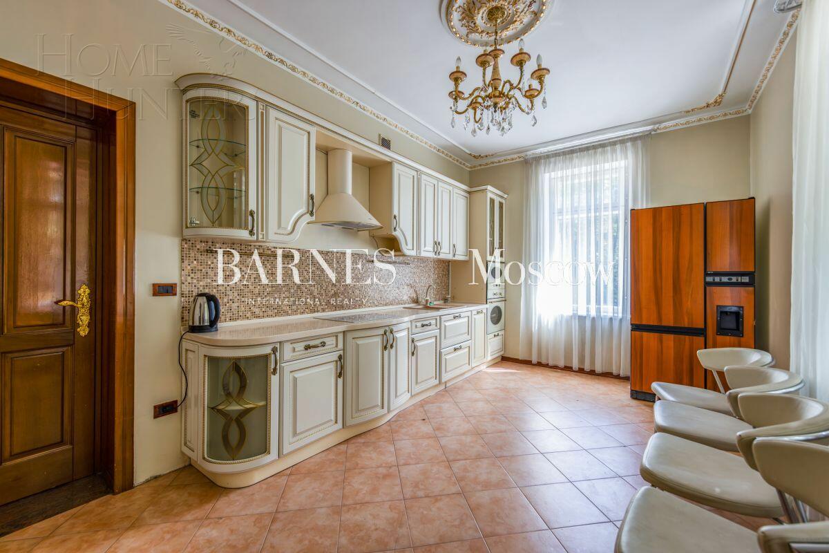 2-этажный коттедж 800 м² с отделкой