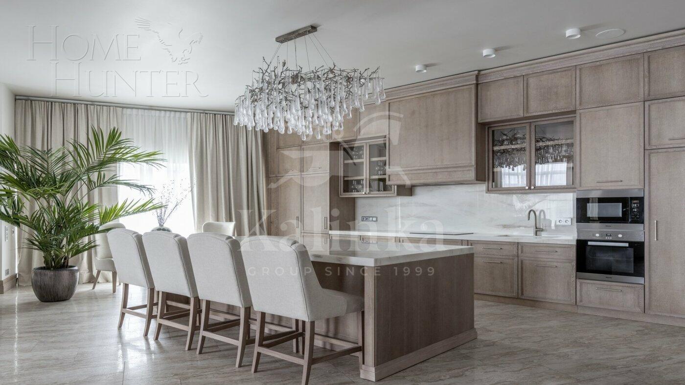 3-этажный коттедж 1 000 м² с отделкой