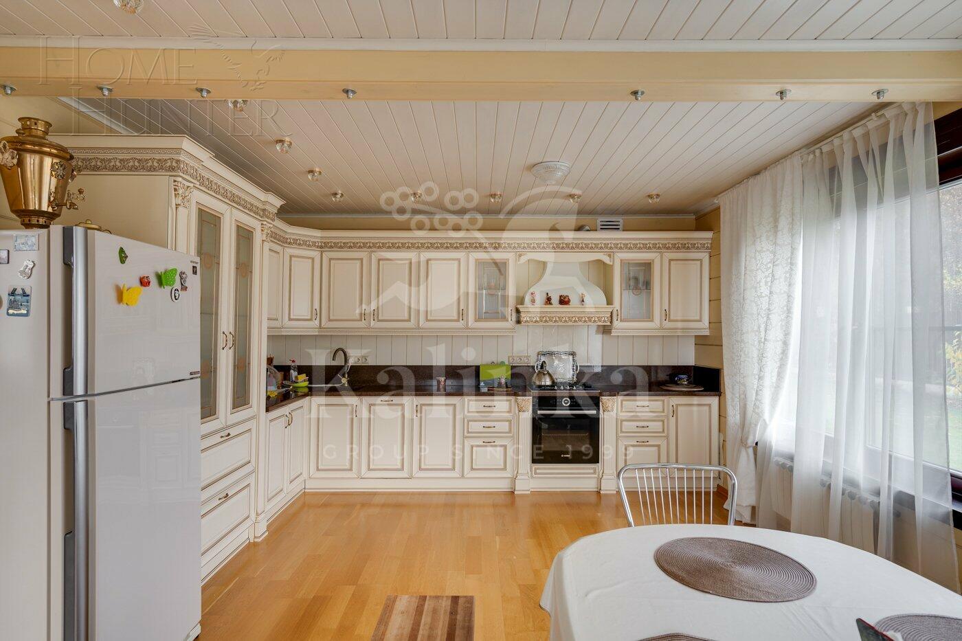 2-этажный коттедж 370 м² с отделкой