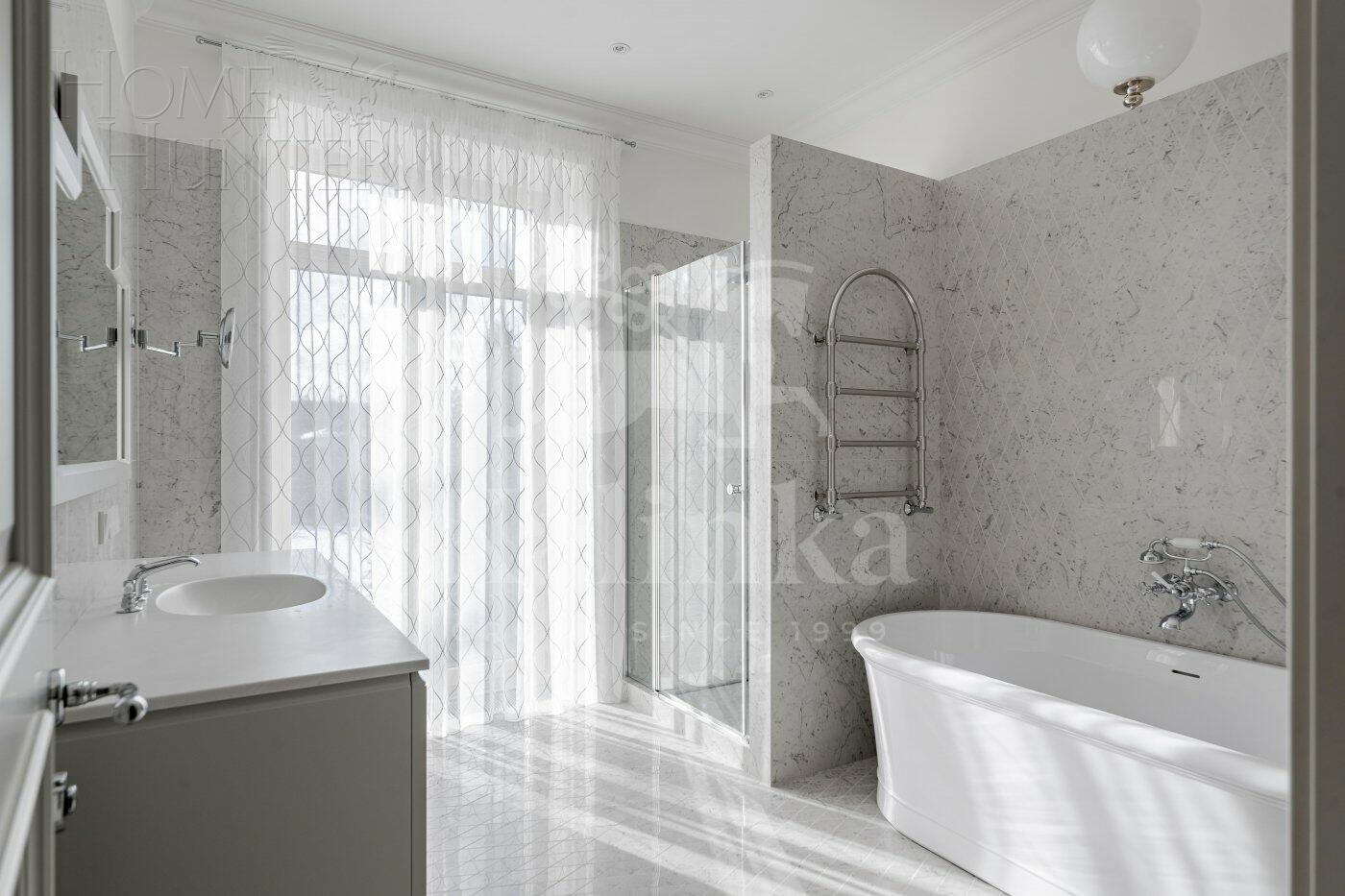 2-этажный коттедж 1 250 м² с отделкой