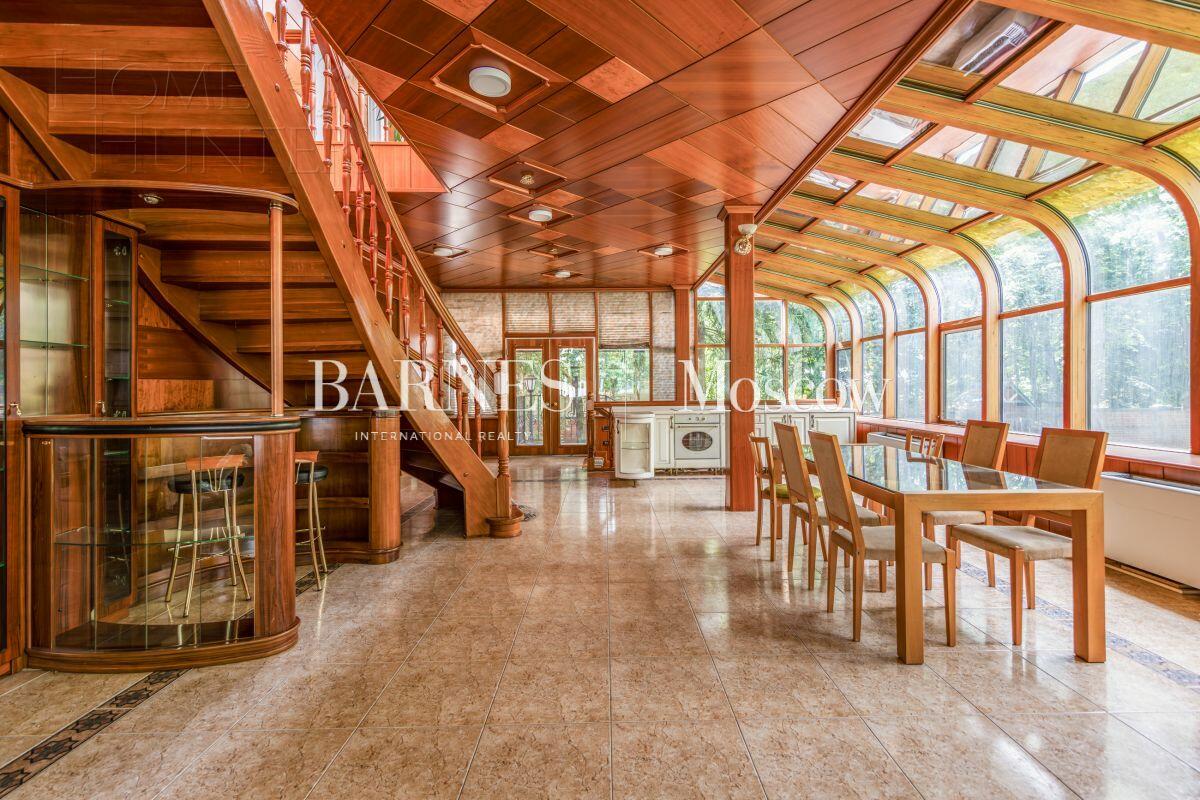 2-этажный коттедж 800 м² с отделкой