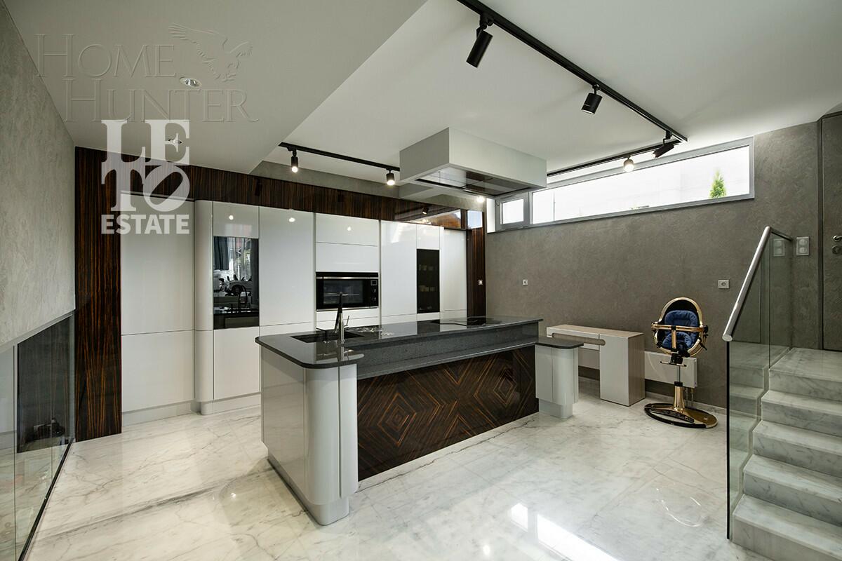 2-этажный коттедж 650 м² с отделкой