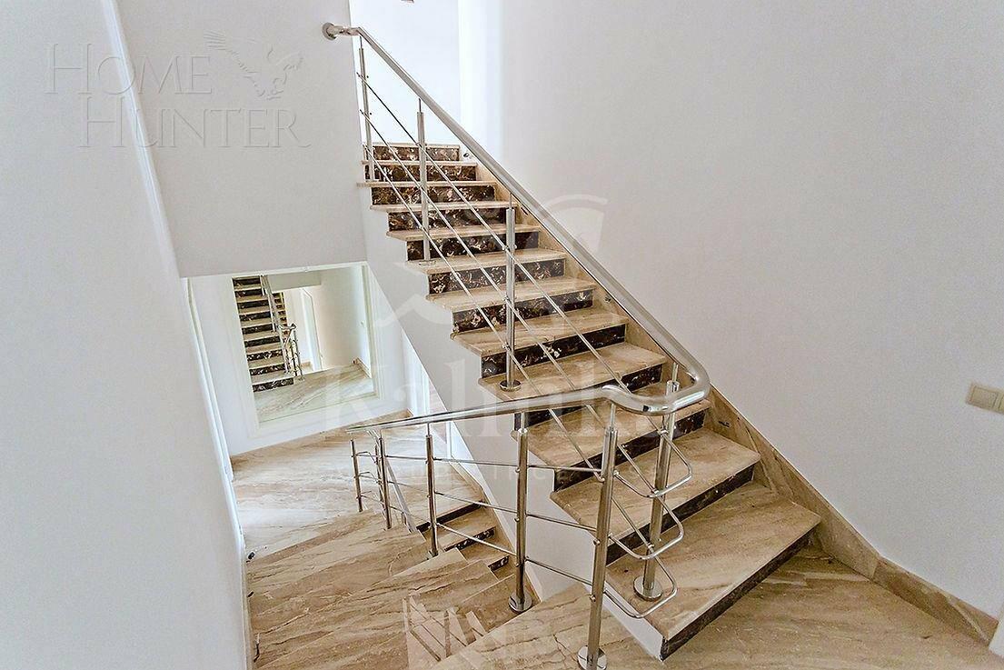 3-этажный таунхаус 608 м² с отделкой