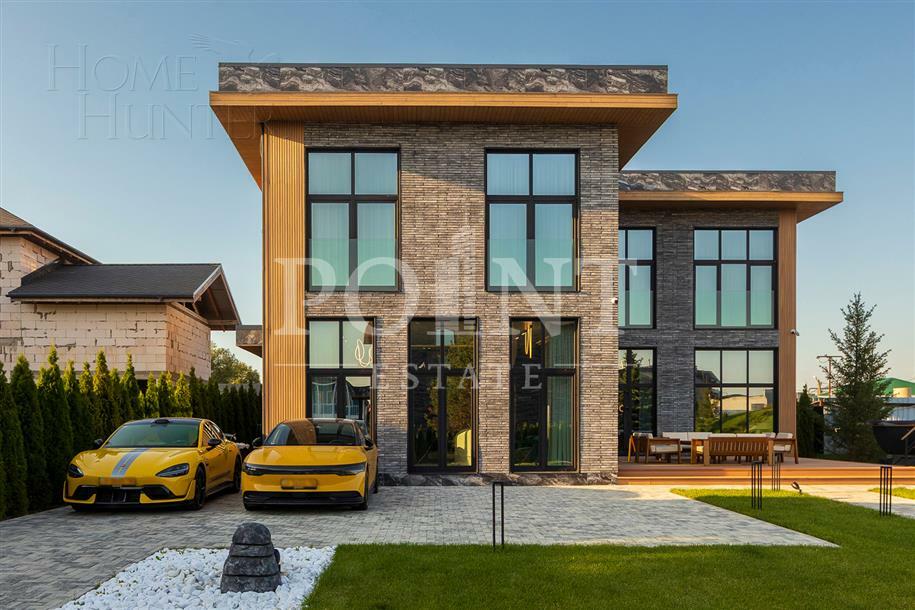 2-этажный коттедж 250 м² с отделкой