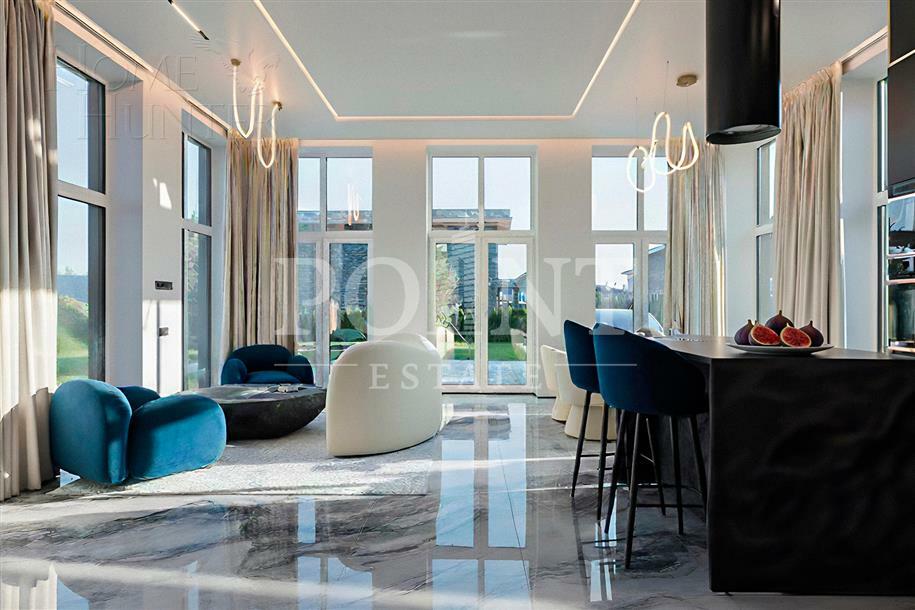 2-этажный коттедж 250 м² с отделкой