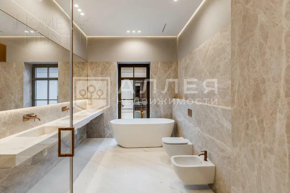 2-этажный коттедж 565 м² с отделкой