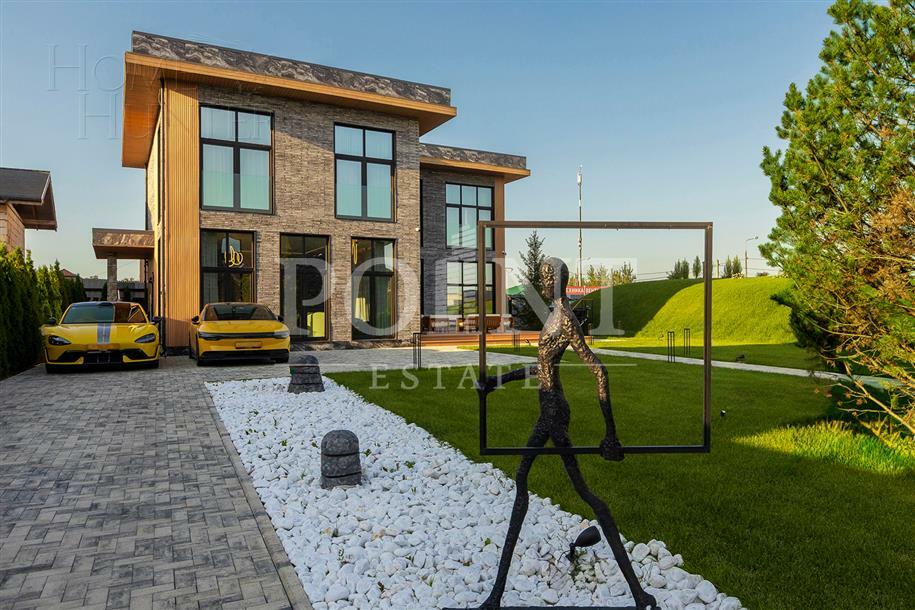 2-этажный коттедж 250 м² с отделкой