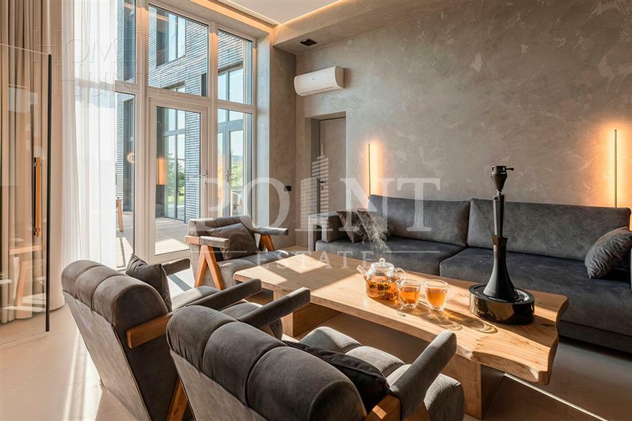 2-этажный коттедж 250 м² с отделкой