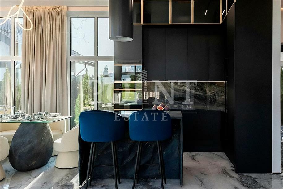 2-этажный коттедж 250 м² с отделкой