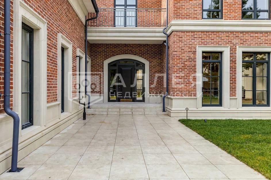 2-этажный коттедж 565 м² с отделкой