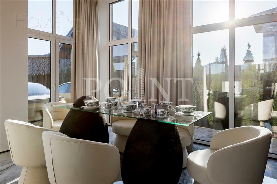 2-этажный коттедж 250 м² с отделкой