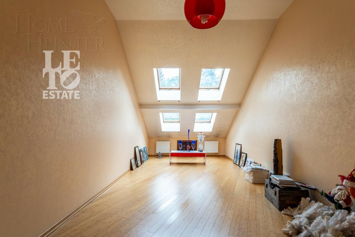 3-этажный коттедж 1 176.8 м² с отделкой