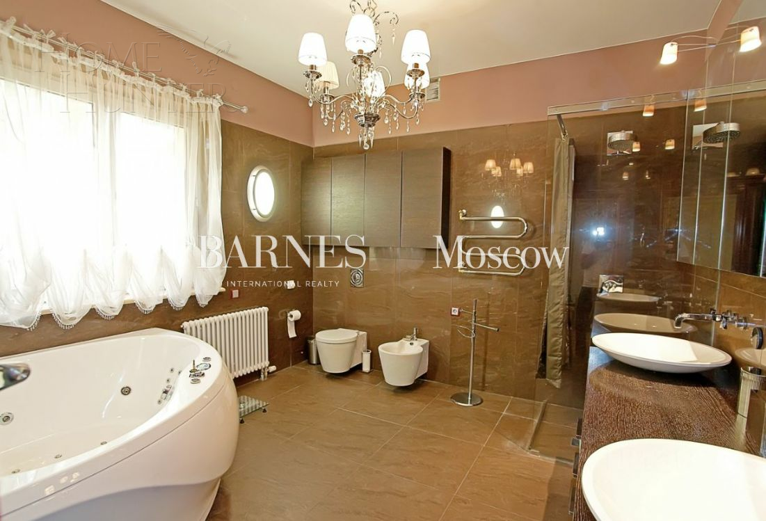 2-этажный коттедж 1 400 м² с отделкой