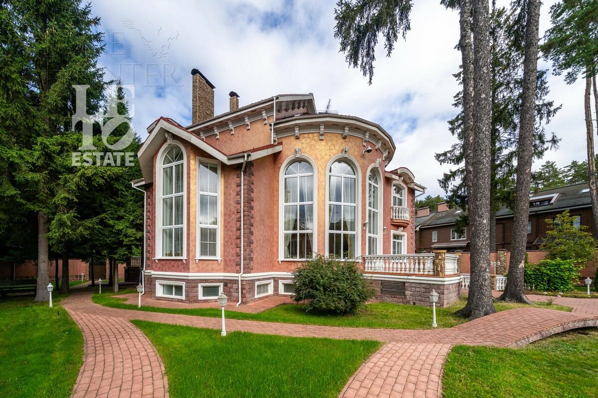 3-этажный коттедж 1 176.8 м² с отделкой