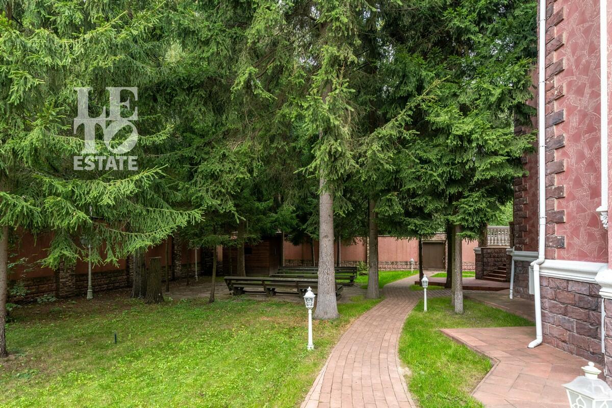 3-этажный коттедж 1 176.8 м² с отделкой