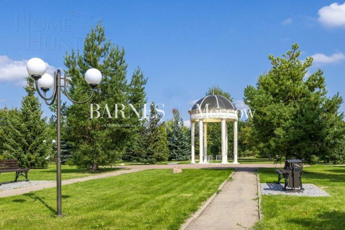 2-этажный коттедж 1 018 м² без отделки