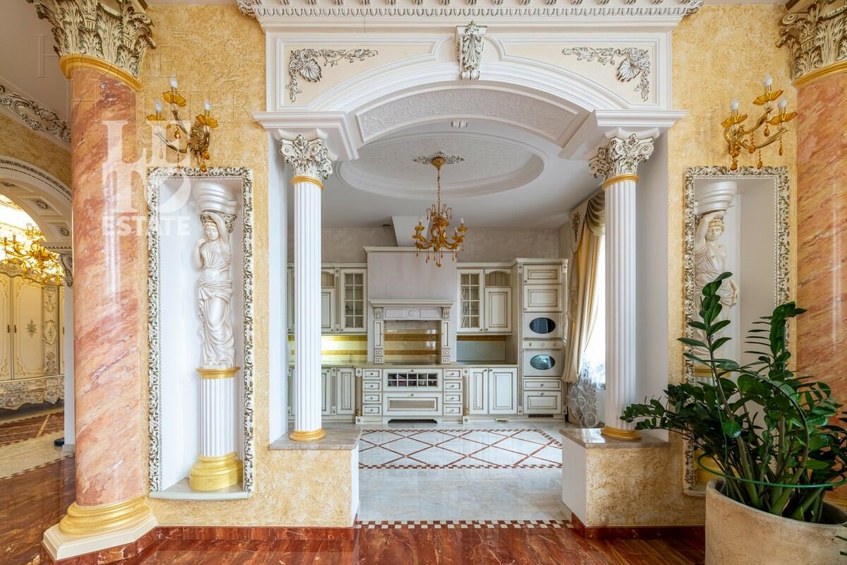 3-этажный коттедж 1 176.8 м² с отделкой