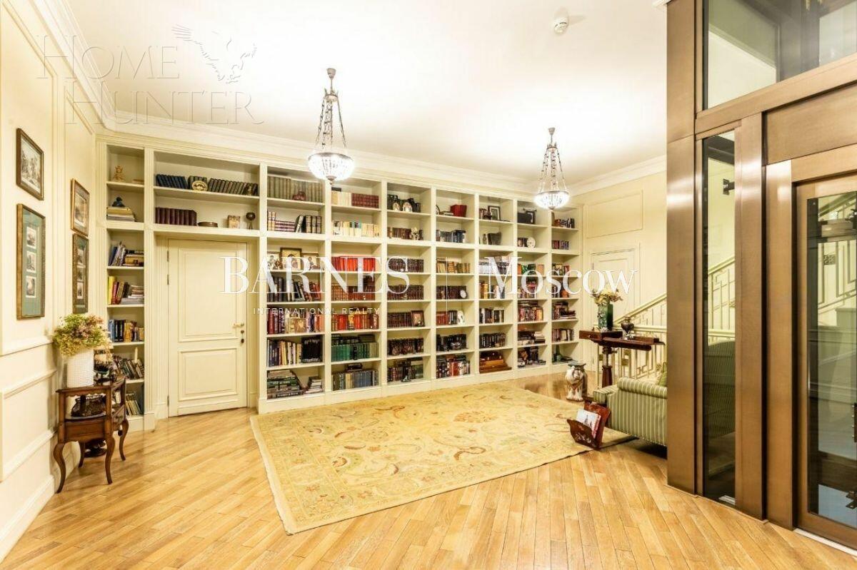 3-этажный коттедж 750 м² с отделкой