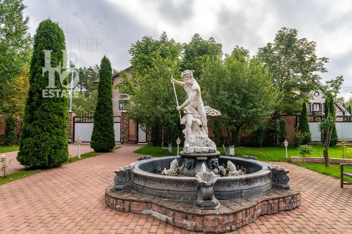 3-этажный коттедж 1 176.8 м² с отделкой