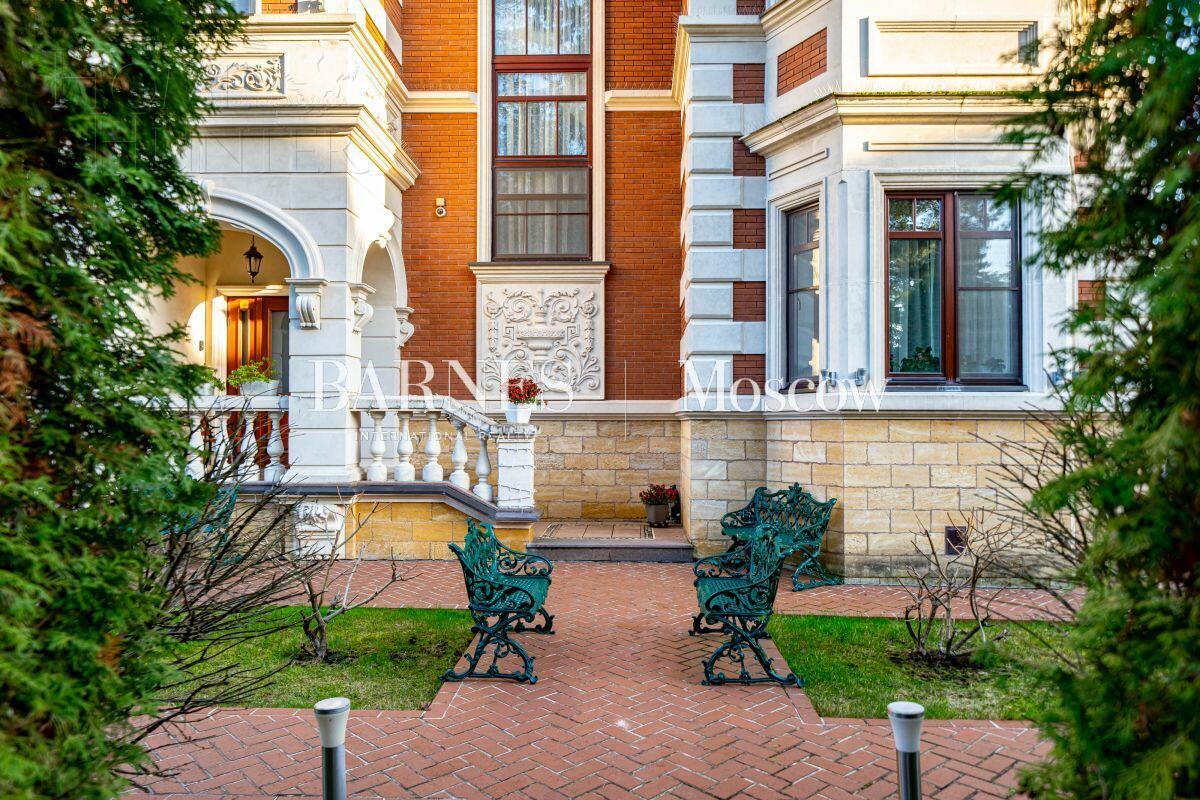 2-этажный коттедж 365 м² с отделкой