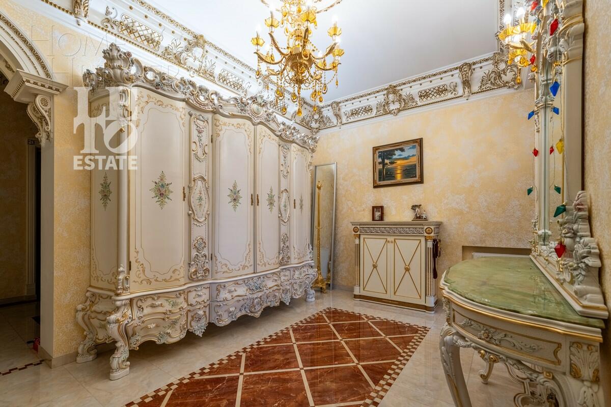 3-этажный коттедж 1 176.8 м² с отделкой