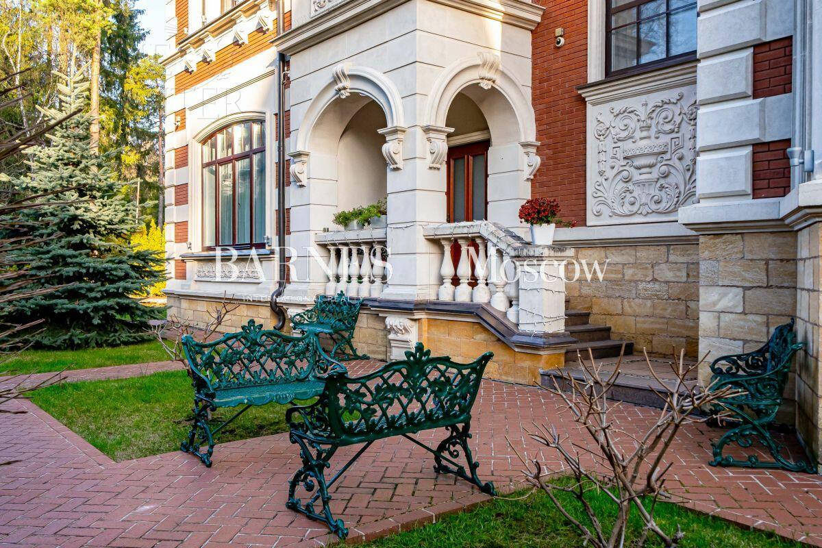 2-этажный коттедж 365 м² с отделкой