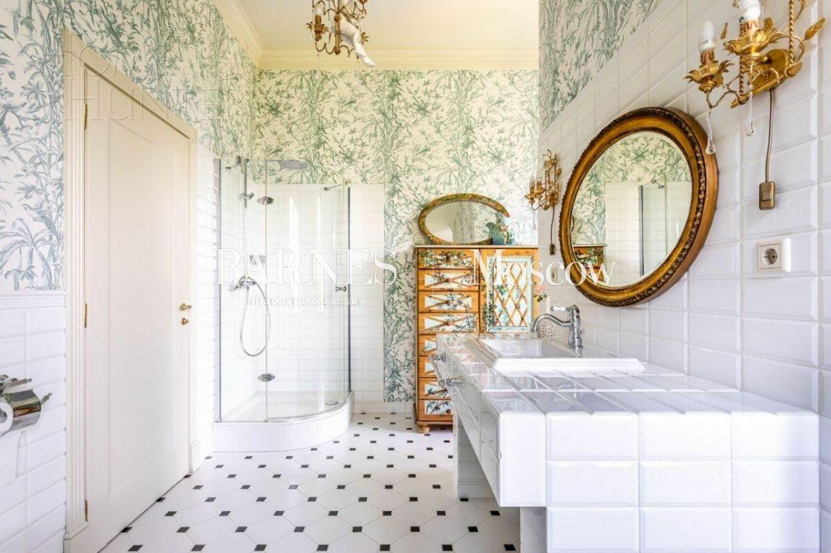 3-этажный коттедж 750 м² с отделкой