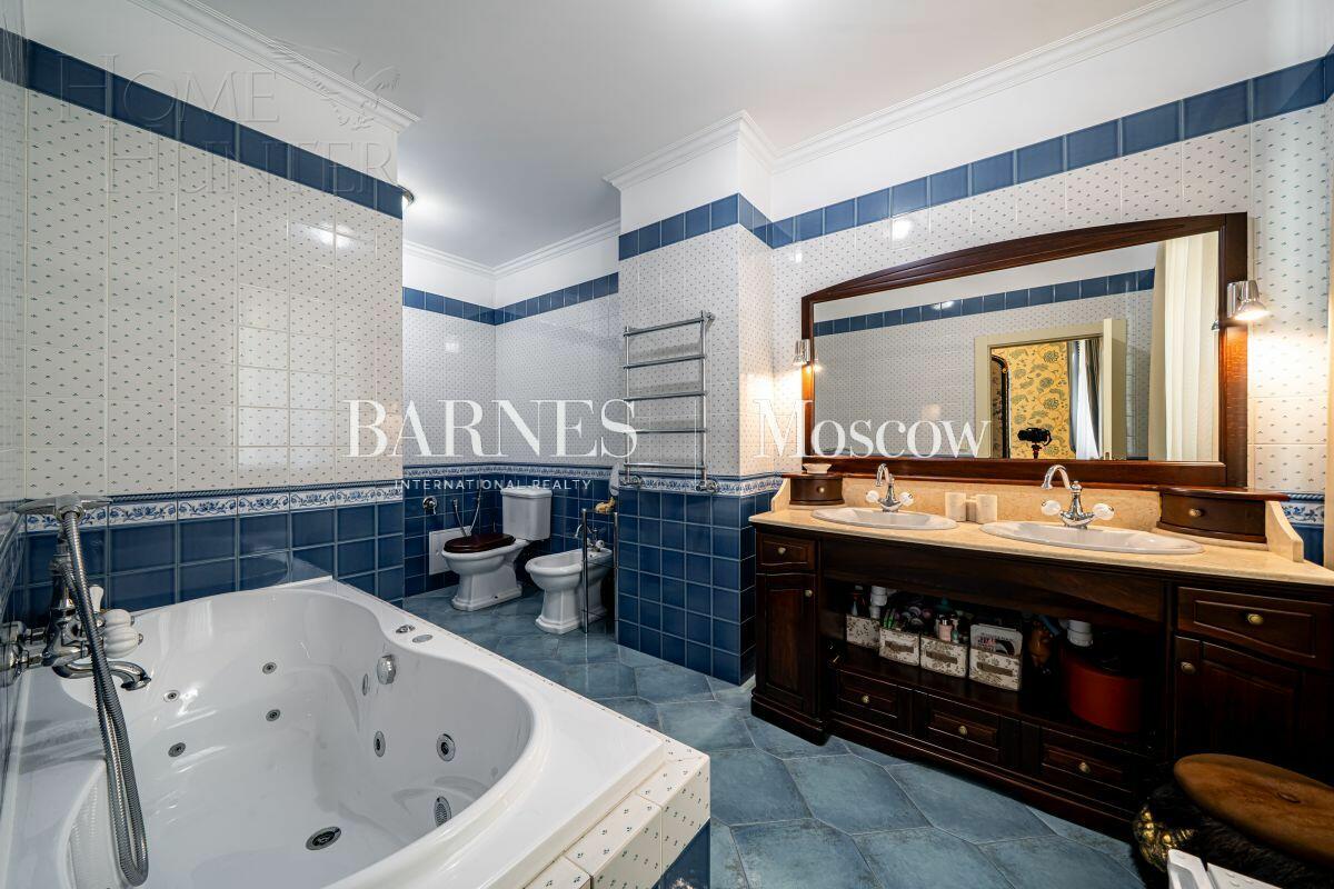 2-этажный коттедж 365 м² с отделкой