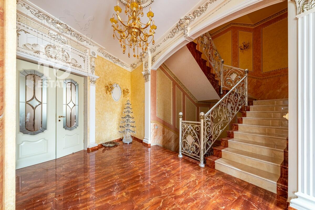 3-этажный коттедж 1 176.8 м² с отделкой