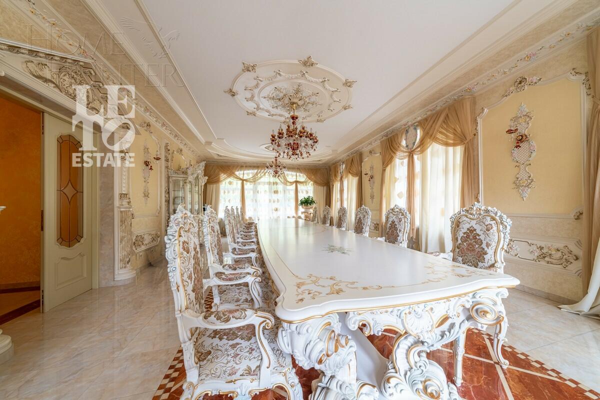 3-этажный коттедж 1 176.8 м² с отделкой