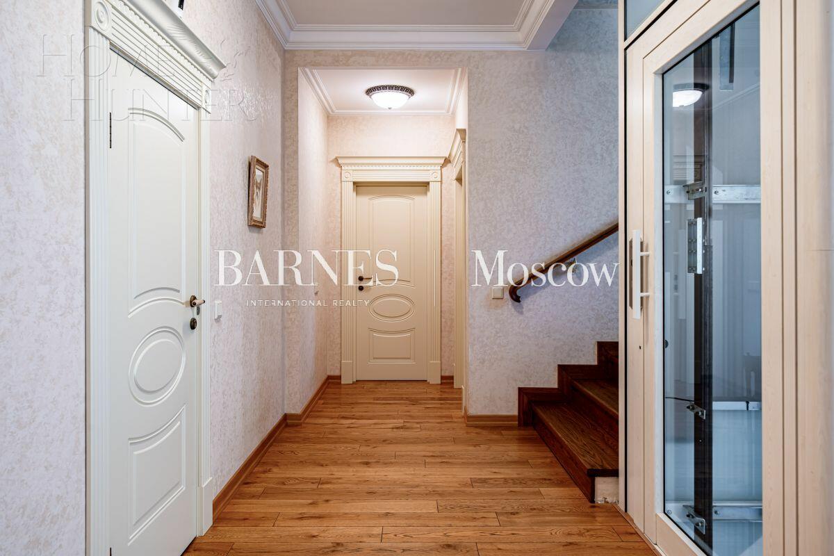 2-этажный коттедж 365 м² с отделкой