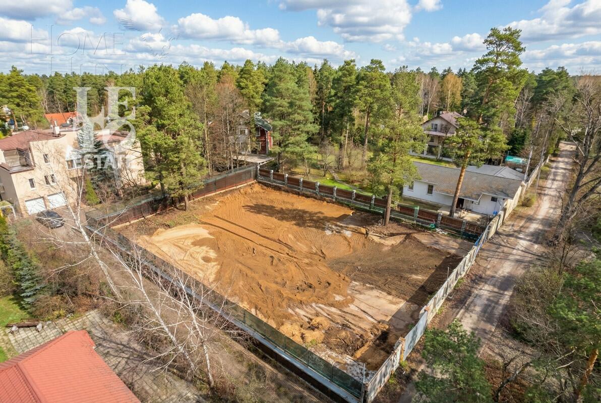 Участок 12 сот. в охраняемом поселке