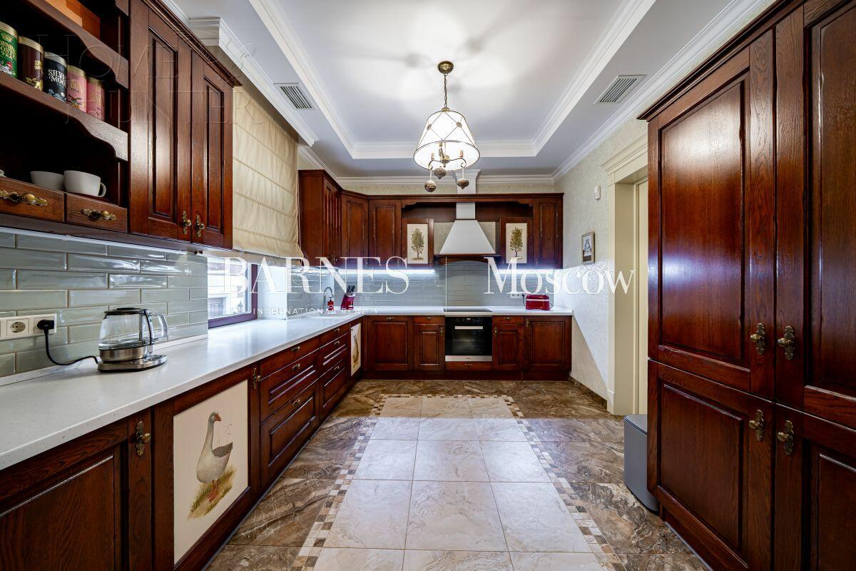 2-этажный коттедж 365 м² с отделкой