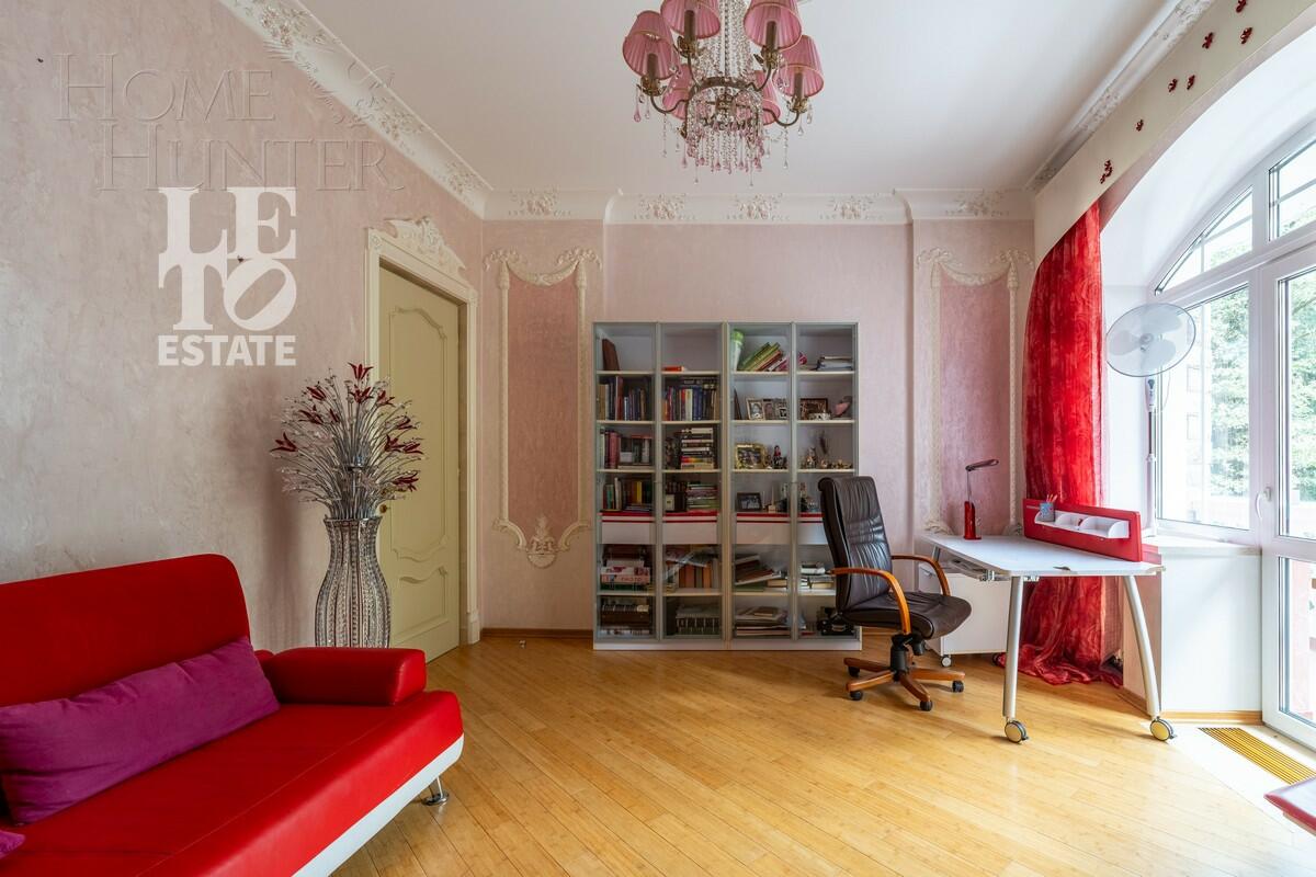 3-этажный коттедж 1 176.8 м² с отделкой