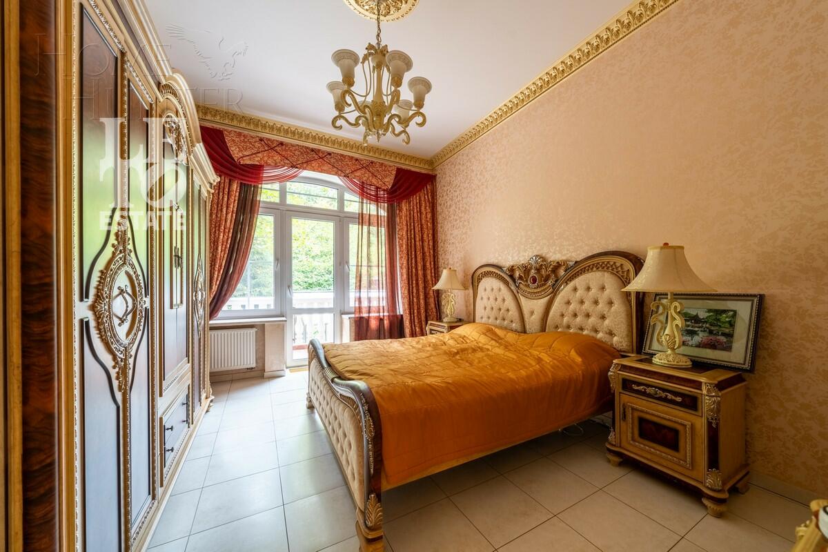 3-этажный коттедж 1 176.8 м² с отделкой