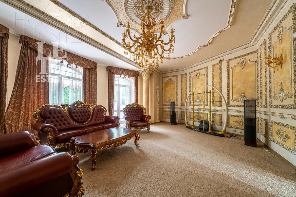 3-этажный коттедж 1 176.8 м² с отделкой