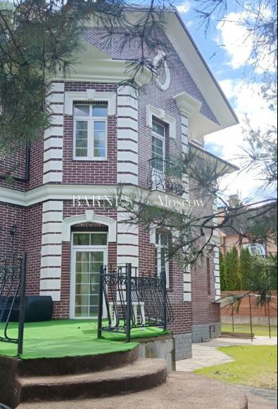 2-этажный коттедж 800 м² с отделкой