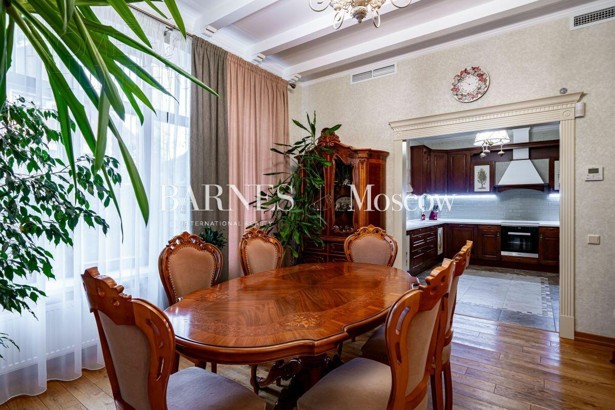 2-этажный коттедж 365 м² с отделкой