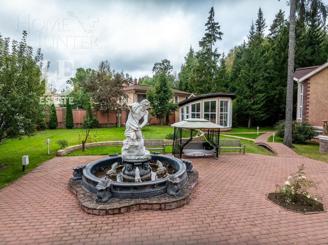 3-этажный коттедж 1 176.8 м² с отделкой