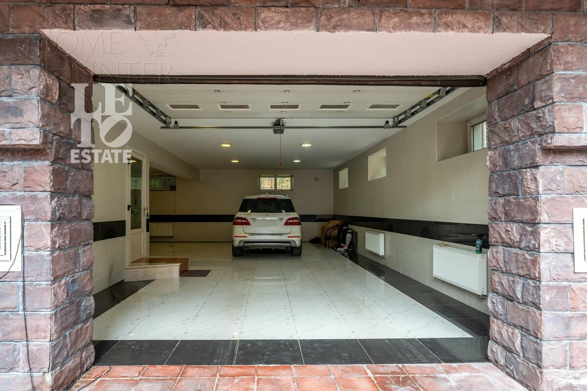 3-этажный коттедж 1 176.8 м² с отделкой