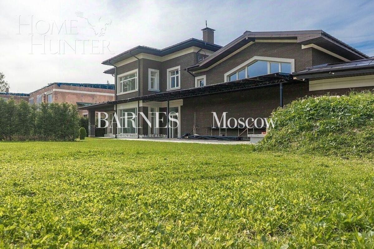 2-этажный коттедж 750 м² без отделки